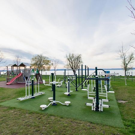 Marine Apartman By Bltn Siófok Buitenkant foto