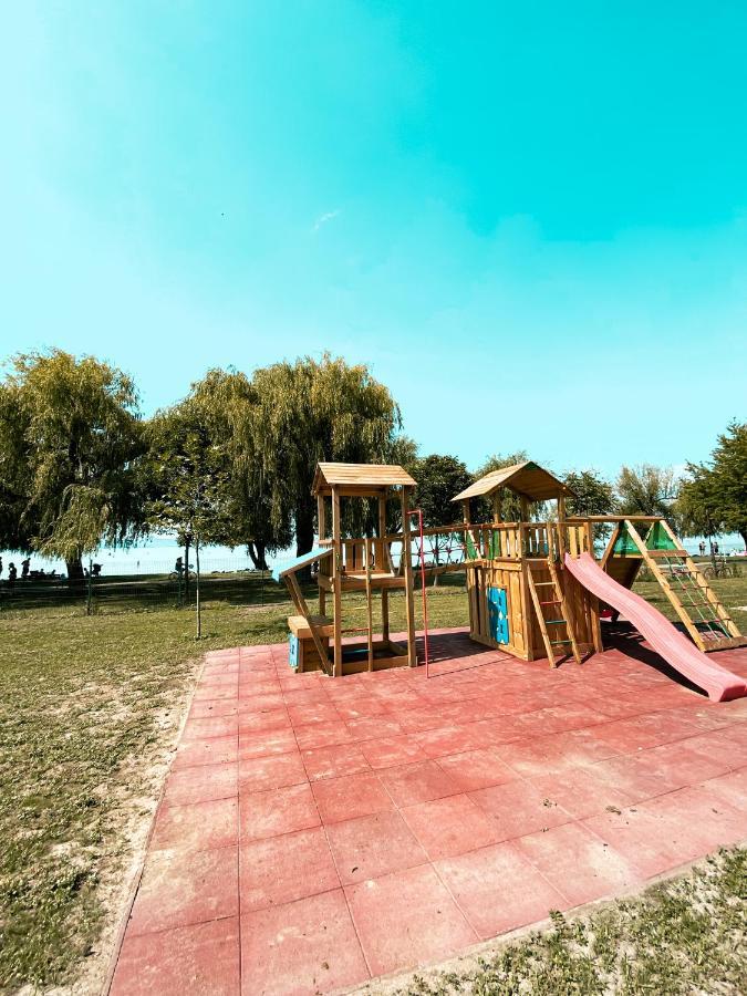 Marine Apartman By Bltn Siófok Buitenkant foto